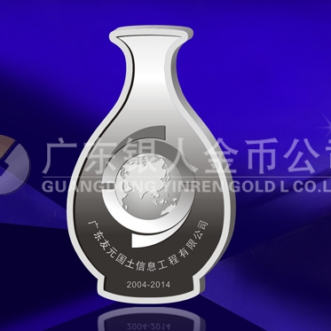 2014年5月：深圳定制純銀紀(jì)念章鑄造金銀條